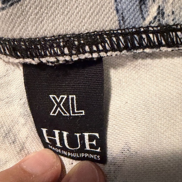 Floral Print Capris by HUE - Picture 4 of 4